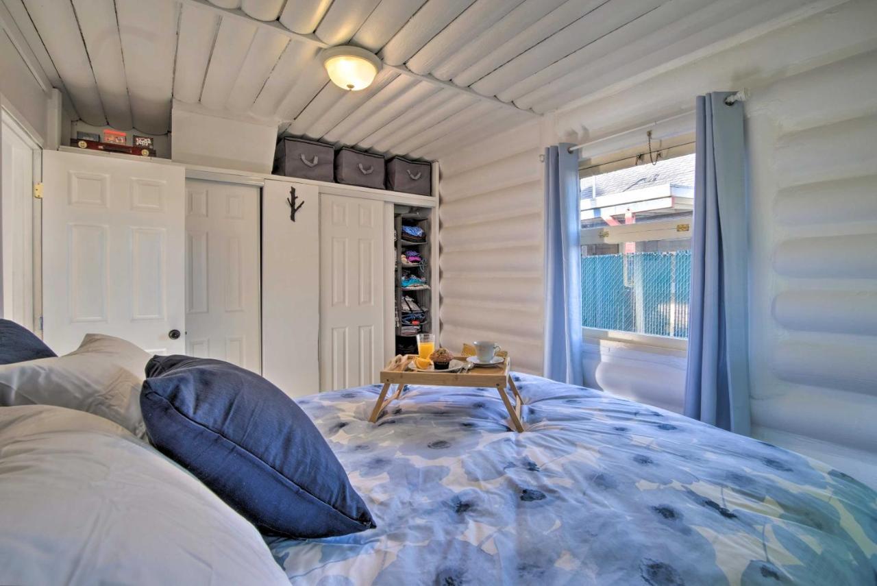 Unique Dog-Friendly Log Cabin Short Walk To Ocean Crescent City Exterior foto